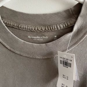 BNWT Abercrombie vintage inspired tee